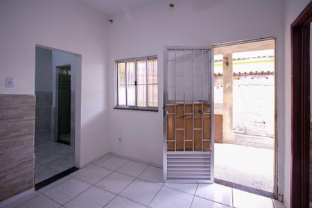 Sala de casa para alugar com 1 quarto, 60m² em Paraíso, São Gonçalo