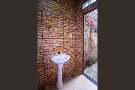 Casa para alugar com 60m², 1 quarto e sem vagaBanheiro externo