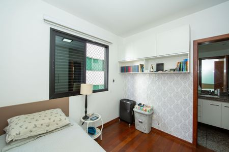 Apartamento à venda com 156m², 4 quartos e 3 vagasQUARTO3