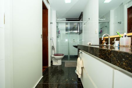 Apartamento à venda com 156m², 4 quartos e 3 vagasBANHEIRO3