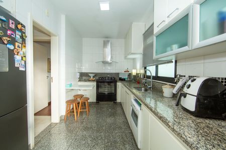 Apartamento à venda com 156m², 4 quartos e 3 vagasCOZINHA