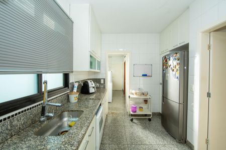 Apartamento à venda com 156m², 4 quartos e 3 vagasCOZINHA