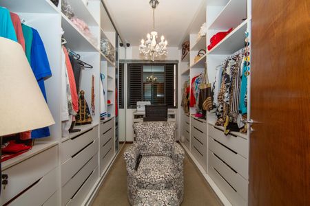Apartamento à venda com 156m², 4 quartos e 3 vagasCLOSET QUARTO2