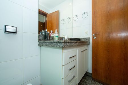 Apartamento à venda com 156m², 4 quartos e 3 vagasBANHEIRO1