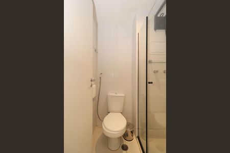 Banheiro de kitnet/studio à venda com 1 quarto, 26m² em Vila Madalena, São Paulo