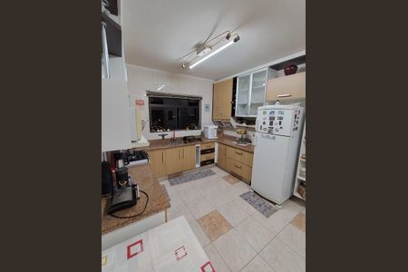 Casa para alugar com 280m², 4 quartos e 5 vagas Casa para alugar com 280m², 4 quartos e 5 vagasCozinha