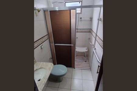 Casa para alugar com 280m², 4 quartos e 5 vagas Casa para alugar com 280m², 4 quartos e 5 vagasBanheiro