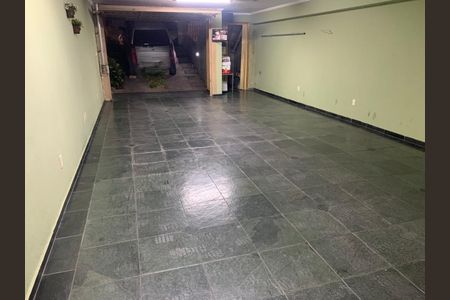 Casa para alugar com 280m², 4 quartos e 5 vagas Casa para alugar com 280m², 4 quartos e 5 vagasGaragem