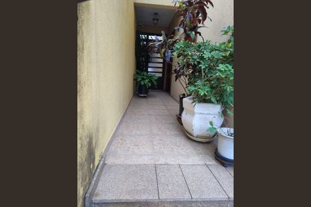 Casa para alugar com 280m², 4 quartos e 5 vagas Casa para alugar com 280m², 4 quartos e 5 vagasCorredor