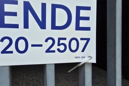 Casa à venda com 122m², 3 quartos e 2 vagas Casa à venda com 122m², 3 quartos e 2 vagasMBHL-359