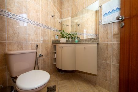 Apartamento à venda com 189m², 3 quartos e 3 vagas Apartamento à venda com 189m², 3 quartos e 3 vagasBANHEIRO2