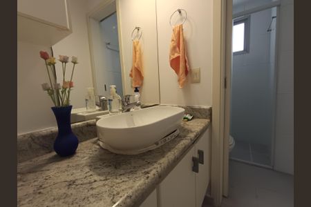 Apartamento à venda com 87m², 3 quartos e 2 vagasBanheiro Social