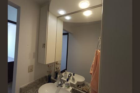 Apartamento à venda com 87m², 3 quartos e 2 vagasBanheiro Social
