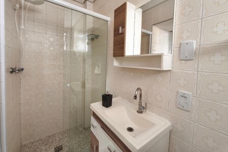 Banheiro de apartamento à venda com 1 quarto, 42m² em Cambuí, Campinas