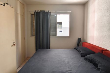 Quarto de apartamento à venda com 1 quarto, 42m² em Cambuí, Campinas