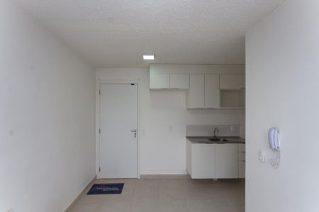 Sala de apartamento para alugar com 2 quartos, 35m² em Parque Industrial Tomas Edson, São Paulo