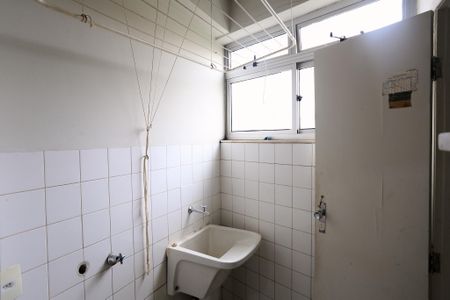 Apartamento à venda com 83m², 2 quartos e 1 vaga Apartamento à venda com 83m², 2 quartos e 1 vagaCozinha e Área de Serviço