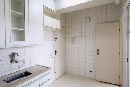 Apartamento à venda com 83m², 2 quartos e 1 vaga Apartamento à venda com 83m², 2 quartos e 1 vagaCozinha e Área de Serviço
