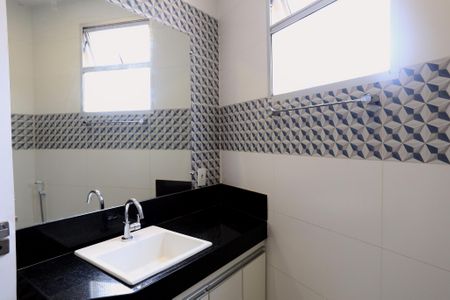 Apartamento à venda com 83m², 2 quartos e 1 vaga Apartamento à venda com 83m², 2 quartos e 1 vagaBanheiro