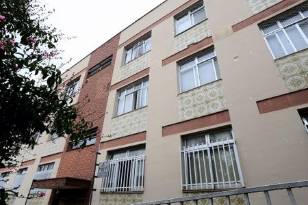 Apartamento à venda com 83m², 2 quartos e 1 vaga Apartamento à venda com 83m², 2 quartos e 1 vagaFachada