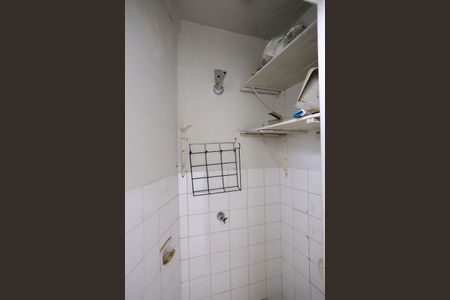 Apartamento à venda com 83m², 2 quartos e 1 vaga Apartamento à venda com 83m², 2 quartos e 1 vagaBanheiro de serviço