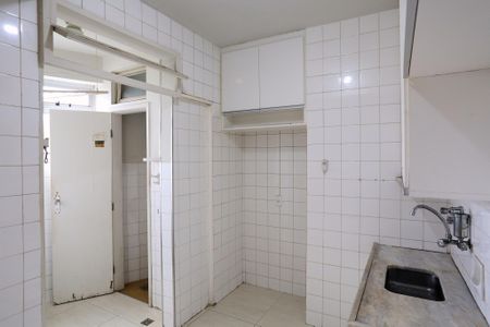 Apartamento à venda com 83m², 2 quartos e 1 vaga Apartamento à venda com 83m², 2 quartos e 1 vagaCozinha e Área de Serviço