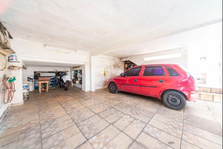 Casa à venda com 220m², 3 quartos e 3 vagas Casa à venda com 220m², 3 quartos e 3 vagasGaragem