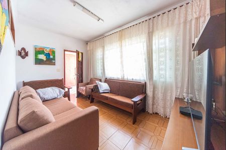 Casa à venda com 220m², 3 quartos e 3 vagas Casa à venda com 220m², 3 quartos e 3 vagasSala