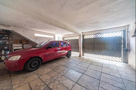 Casa à venda com 220m², 3 quartos e 3 vagas Casa à venda com 220m², 3 quartos e 3 vagasGaragem