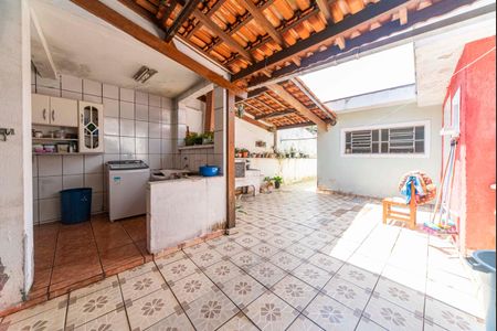 Casa à venda com 220m², 3 quartos e 3 vagas Casa à venda com 220m², 3 quartos e 3 vagas Quintal e Área Gourmet