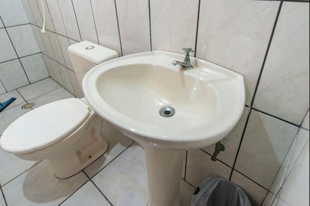 Casa à venda com 220m², 3 quartos e 3 vagas Casa à venda com 220m², 3 quartos e 3 vagasBanheiro da Edícula