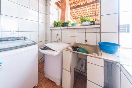 Casa à venda com 220m², 3 quartos e 3 vagas Casa à venda com 220m², 3 quartos e 3 vagasÁrea de Serviço