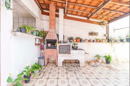 Casa à venda com 220m², 3 quartos e 3 vagas Casa à venda com 220m², 3 quartos e 3 vagas Quintal e Área Gourmet