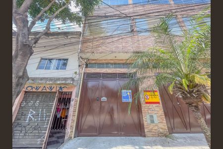 Casa para alugar com 250m², 2 quartos e 1 vaga Casa para alugar com 250m², 2 quartos e 1 vagaFachada