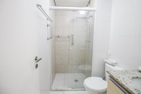 Apartamento à venda com 71m², 3 quartos e 1 vaga Apartamento à venda com 71m², 3 quartos e 1 vagaBanheiro Social