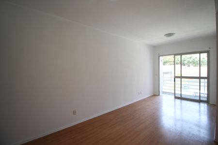 Sala de apartamento para alugar com 3 quartos, 77m² em Vila Olímpia, São Paulo