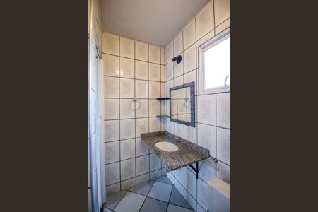 Casa de condomínio para alugar com 75m², 3 quartos e 2 vagasBanheiro 1