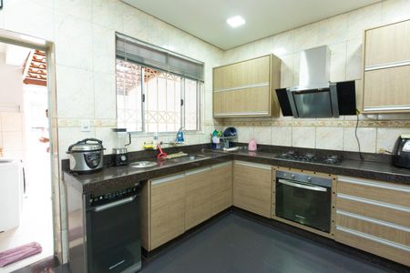 Casa para alugar com 377m², 3 quartos e 6 vagas