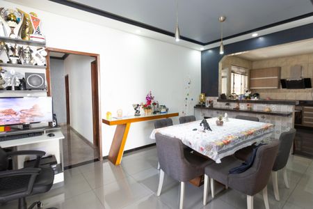 Casa para alugar com 377m², 3 quartos e 6 vagas