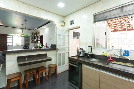 Casa para alugar com 377m², 3 quartos e 6 vagas