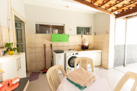 Casa para alugar com 377m², 3 quartos e 6 vagas