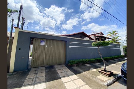 Casa para alugar com 377m², 3 quartos e 6 vagas