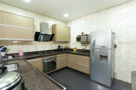 Casa para alugar com 377m², 3 quartos e 6 vagas