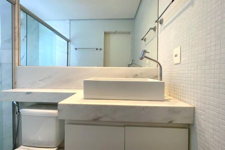 Apartamento para alugar com 50m², 1 quarto e 2 vagas Apartamento para alugar com 50m², 1 quarto e 2 vagasBanheiro da Suíte