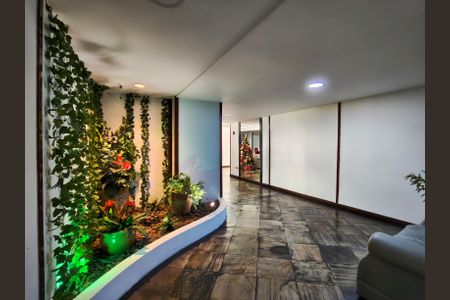 Apartamento para alugar com 63m², 2 quartos e 1 vagaFachada e portaria