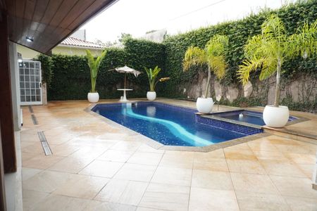 Casa para alugar com 330m², 3 quartos e 2 vagasPiscina