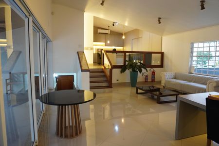 Casa para alugar com 330m², 3 quartos e 2 vagasSala 1