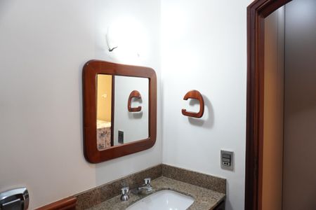 Casa para alugar com 330m², 3 quartos e 2 vagasBanheiro da Suíte 2