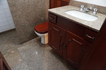 Casa para alugar com 330m², 3 quartos e 2 vagasBanheiro da Suíte 2