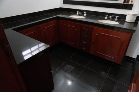 Casa para alugar com 330m², 3 quartos e 2 vagasBanheiro da Suíte 3